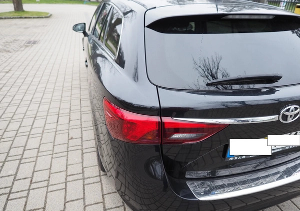 Toyota Avensis cena 84900 przebieg: 70200, rok produkcji 2018 z Ropczyce małe 742